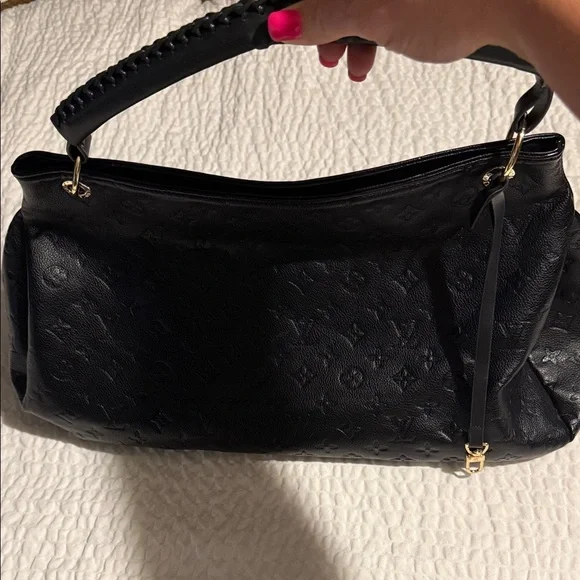 Black Women's Shoulder Bag - Picture 4 of 12